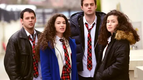 ¿Dónde vive Ömer con sus hermanas? ¿Dónde vive Ömer con sus hermanas?