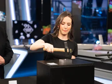 ¡Rompen un diamante en directo! ¿Es el experimento más caro de 'El Hormiguero? ¡Rompen un diamante en directo! ¿Es el experimento más caro de 'El Hormiguero?