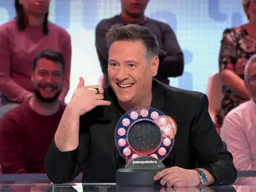 ¡Uno más de ‘Los Simpson’! Carlos Latre maravilla con su perfecta imitación en ‘La Pista’ ¡Uno más de ‘Los Simpson’! Carlos Latre maravilla con su perfecta imitación en ‘La Pista’