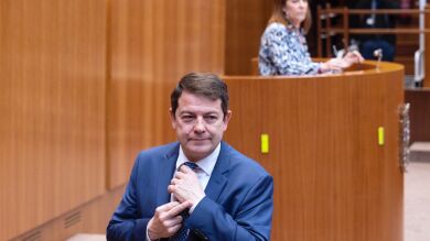 La 'peineta' de Alfonso Fernández Mañueco a una parlamentaria que denuncia el PSOE: 