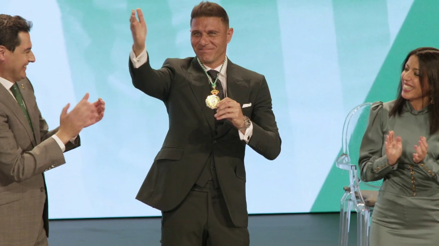 Así recibió Joaquín la Medalla de Sevilla Así recibió Joaquín la Medalla de Sevilla