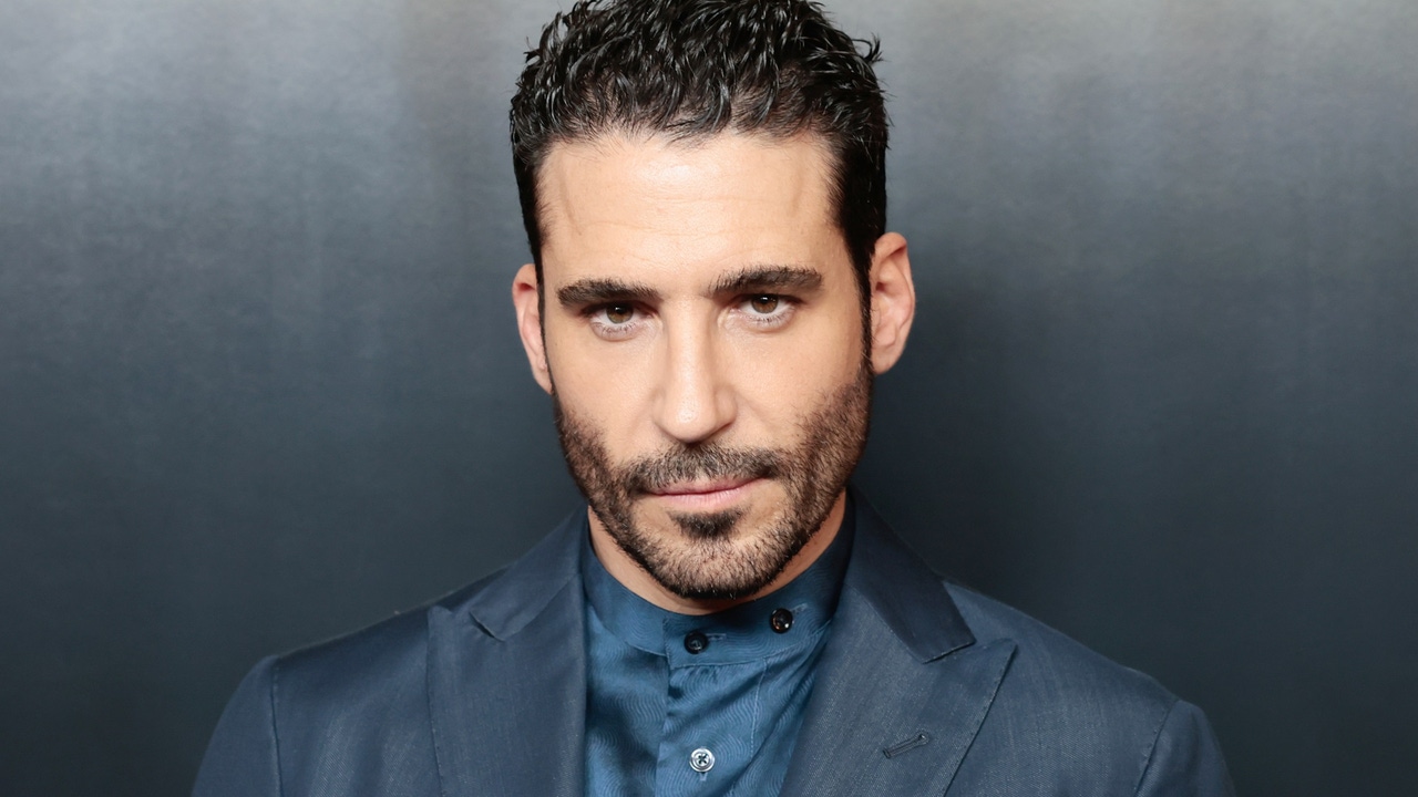 La imagen frontal de Miguel Ángel Silvestre sin ropa donde contemplar