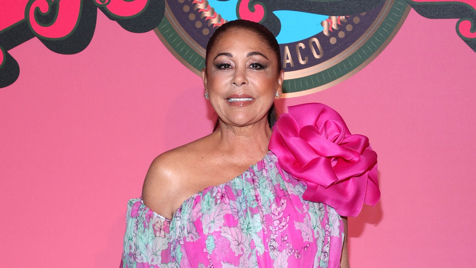Así disfrutó Isabel Pantoja del Baile de la Rosa en Mónaco: Su vestido y su gran momento con Shirley Bassey