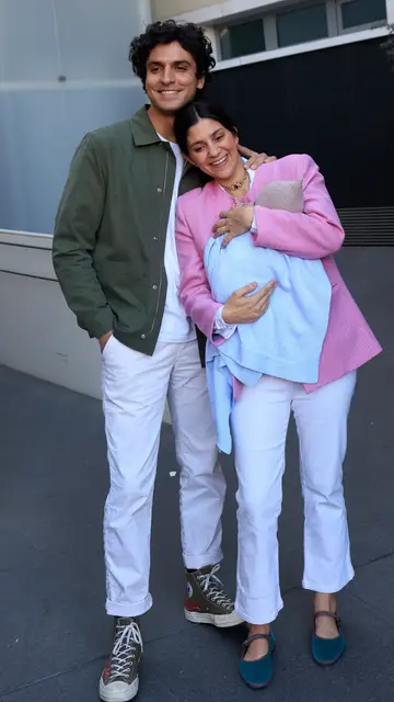 María García de Jaime y Tomás Páramo, a la salida del hospital María García de Jaime y Tomás Páramo, a la salida del hospital