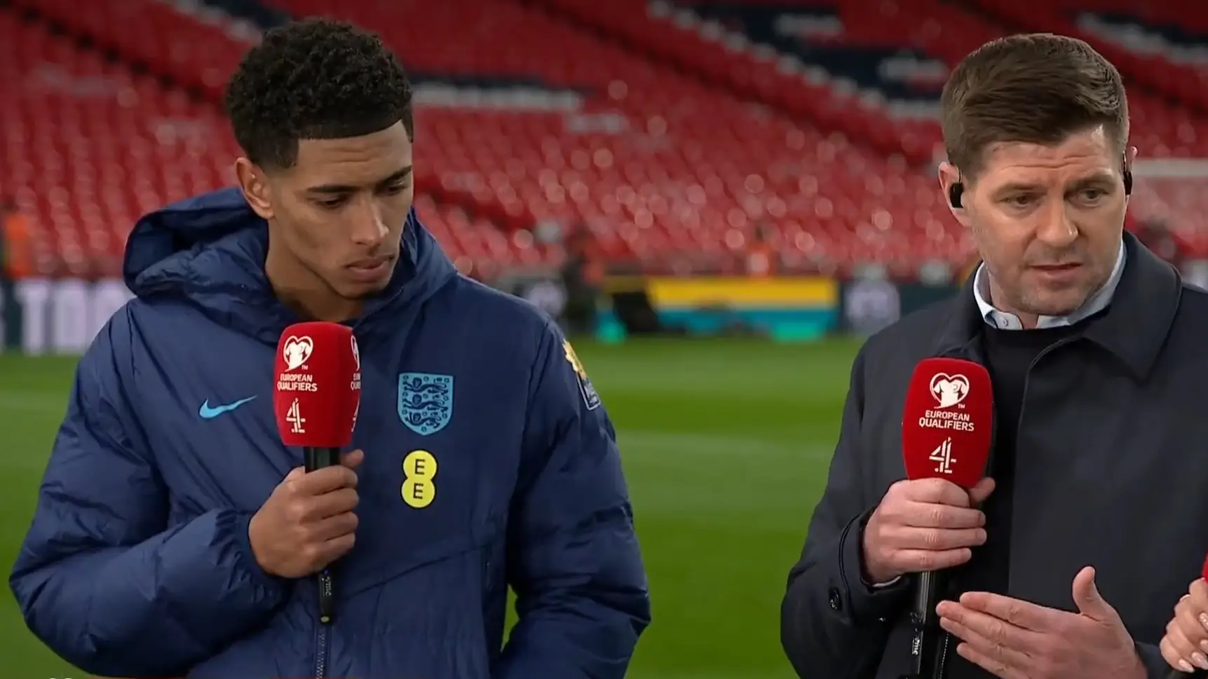 Steven Gerard y Jude Bellingham, tras el partido de Inglaterra
