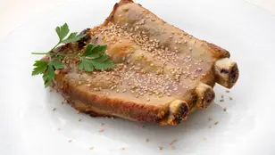 Karlos Arguiñano: receta súper fácil de costilla de cerdo a la miel