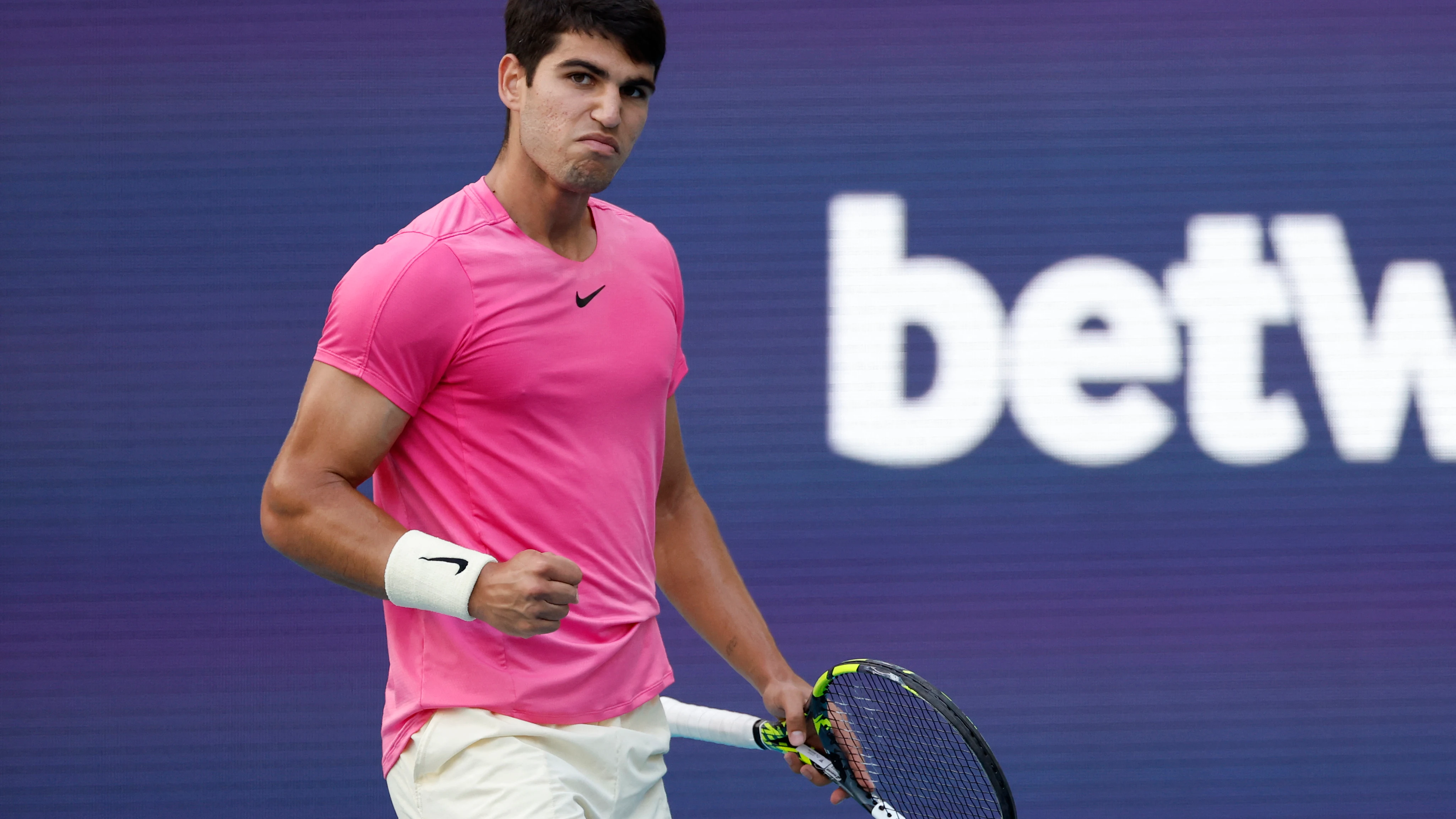 Carlos Alcaraz, celebra un punto en el Miami Open Carlos Alcaraz, celebra un punto en el Miami Open