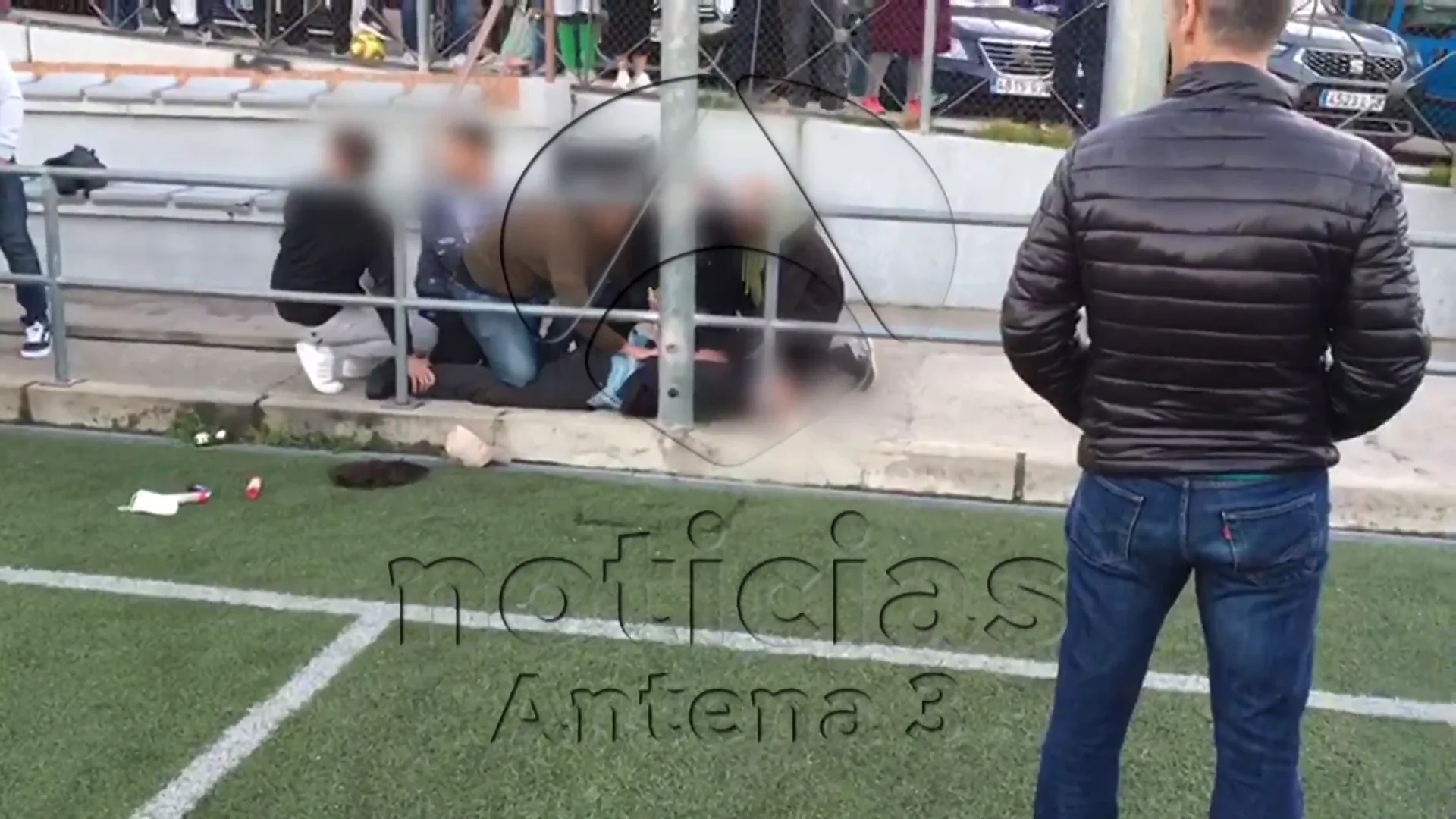 Detenida una mujer con dos armas en un partido en Alcobendas Detenida una mujer con dos armas en un partido en Alcobendas