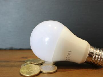 Electricidad gratis: las horas en las que el precio de la luz apenas cuesta dinero hoy domingo 2 de abril