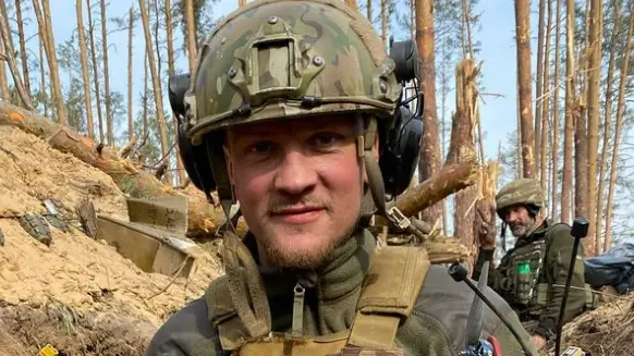 Vitalii Merinov luchando contra las fuerzas rusas Vitalii Merinov luchando contra las fuerzas rusas