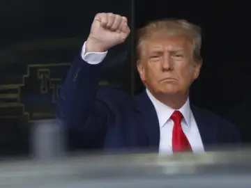 Directo de la comparecencia de Donald Trump: el expresidente declara ante el juzgado por el caso Stormy Daniels, en directo Directo de la comparecencia de Donald Trump: el expresidente declara ante el juzgado por el caso Stormy Daniels, en directo