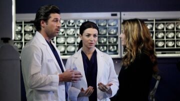  Patrick Dempsey y Caterina Scorsone en 'Anatomía de Grey'