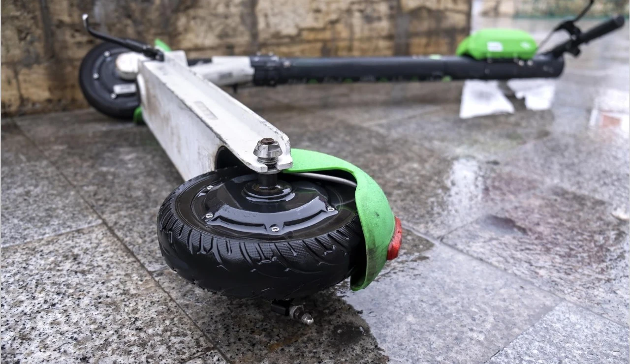 Foto de un patinete eléctrico