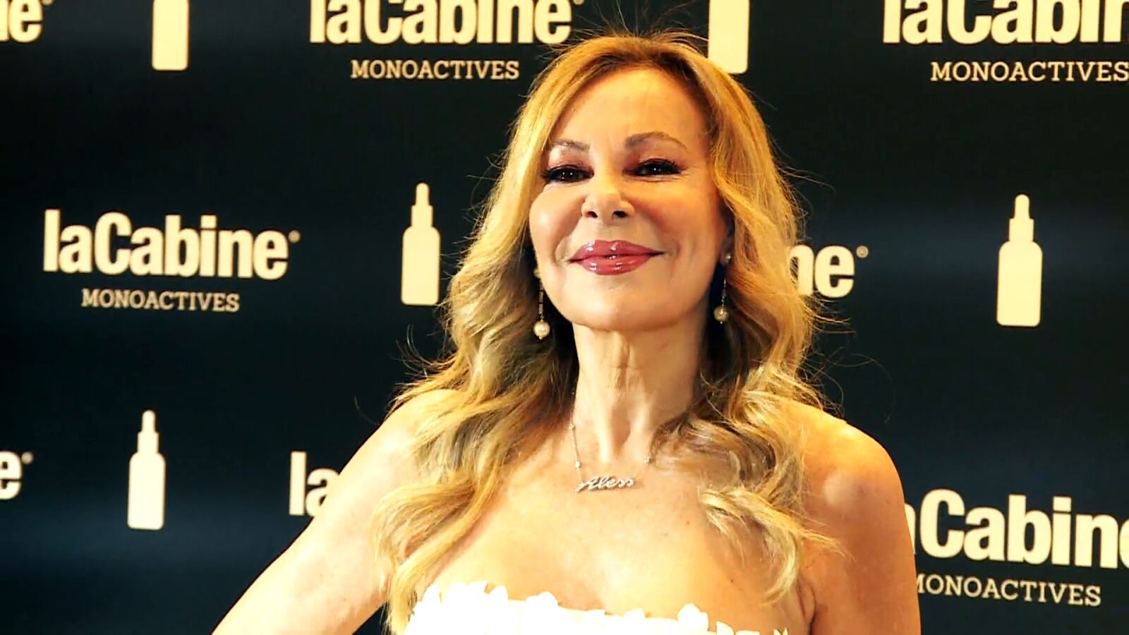¡A Ana Obregón le llueven las felicitaciones! Susana Urribari, su hermana Amalia o Tamara Gorro son algunas