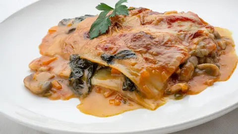 Plato único de Karlos Arguiñano: lasaña de verduras con bechamel de avena