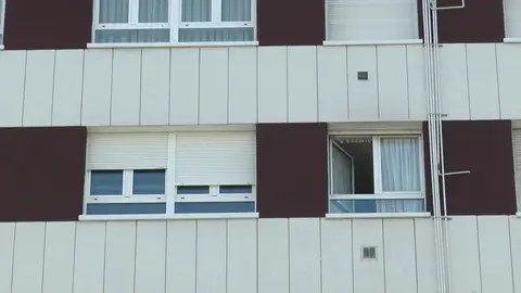 Salta desde un quinto piso Sucesos