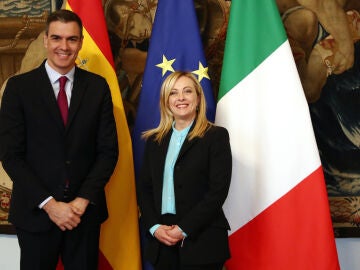 El presidente del Gobierno, Pedro Sánchez y la primera ministra de la República Italiana, Giorgia Meloni