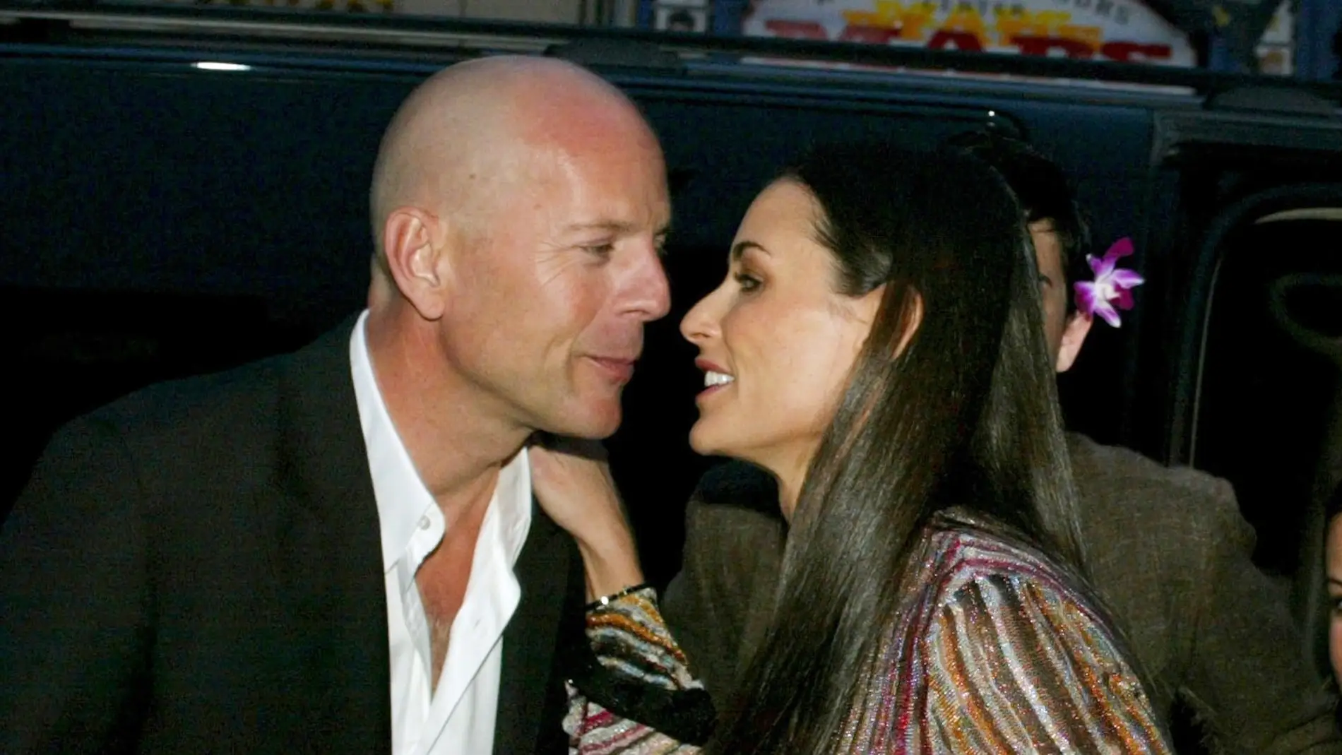 La tierna imagen de Bruce Willis junto a sus hijas con la que Demi ...