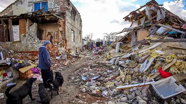 Edificios destruidos en la zona de Cherkaski Tyshky Edificios destruidos en la zona de Cherkaski Tyshky