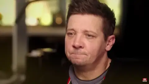 Jeremy Renner, emocionado durante la entrevista Jeremy Renner, emocionado durante la entrevista