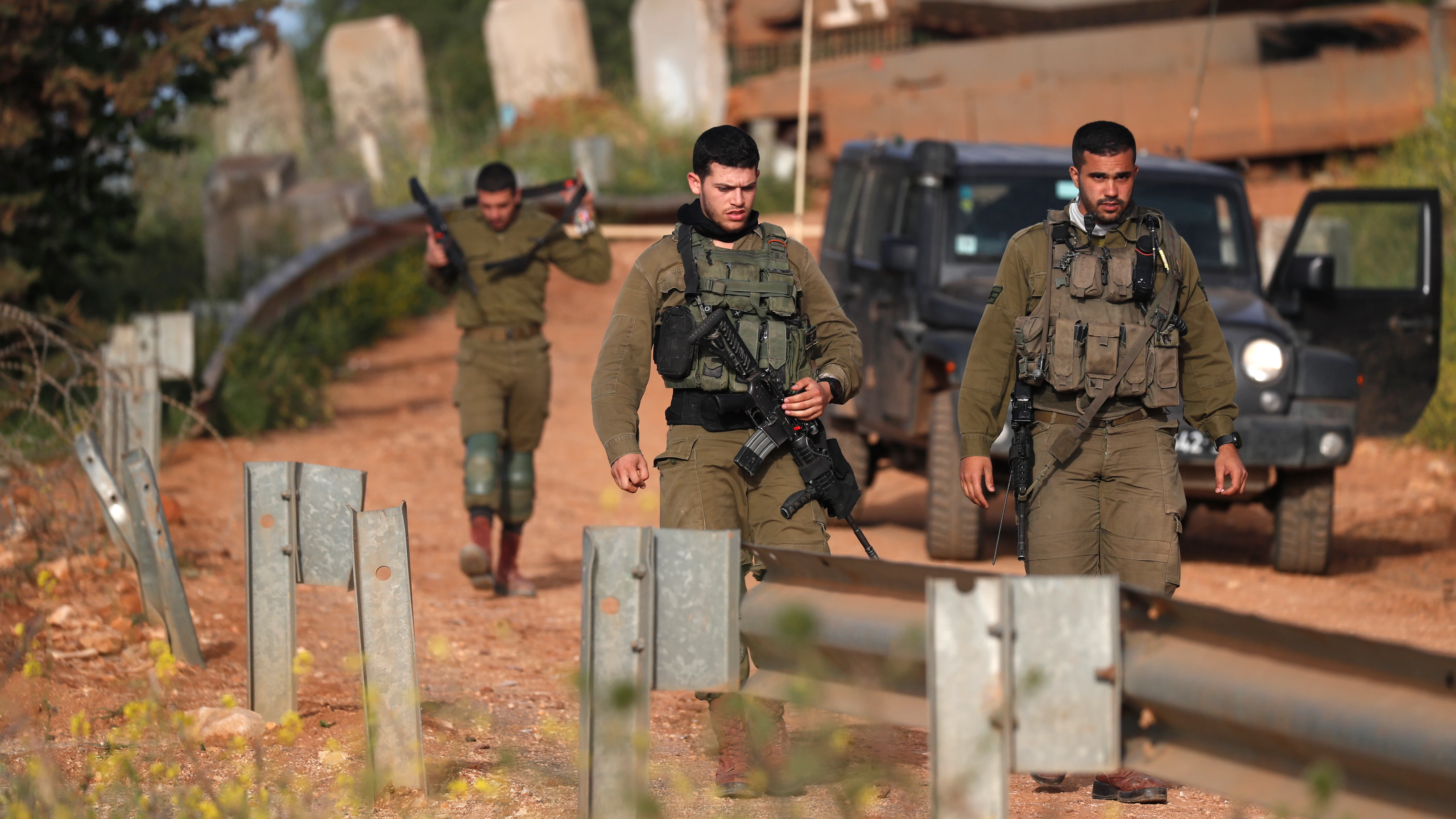 Soldados israelíes cerca de la frontera israelo-libanesa Soldados israelíes cerca de la frontera israelo-libanesa