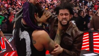 VÍDEO | Bad Bunny recibe una brutal paliza en una aparición estelar en la WWE