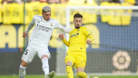 Fede Valverde y Baena en un Villarreal - Real Madrid