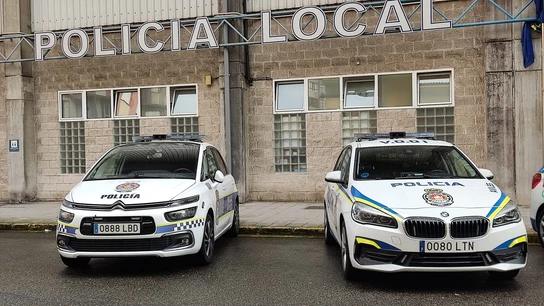 Dos coches de la Policía Local de Avilés Dos coches de la Policía Local de Avilés