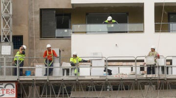 Foto de unos trabajadores en la construcción