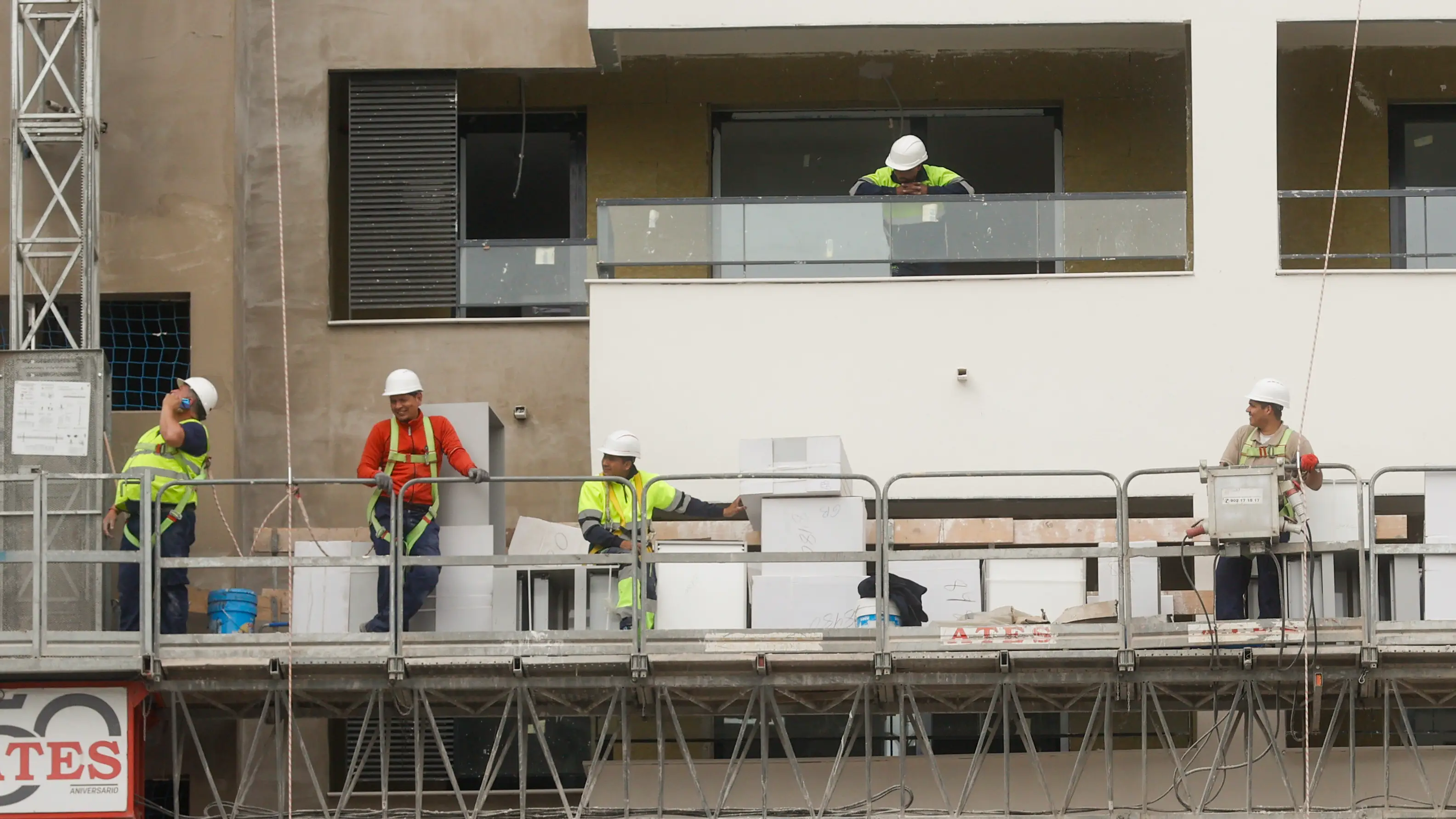 Foto de unos trabajadores en la construcci&oacute;n
