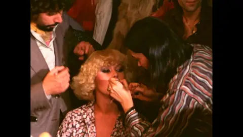 Bárbara Rey, una mujer adelantada a su tiempo: “Toda junta era un espectáculo” Bárbara Rey, una mujer adelantada a su tiempo: “Toda junta era un espectáculo”