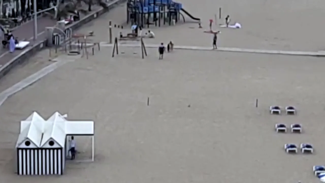 El vídeo del reencuentro entre una madre y su hijo perdido en la playa El vídeo del reencuentro entre una madre y su hijo perdido en la playa
