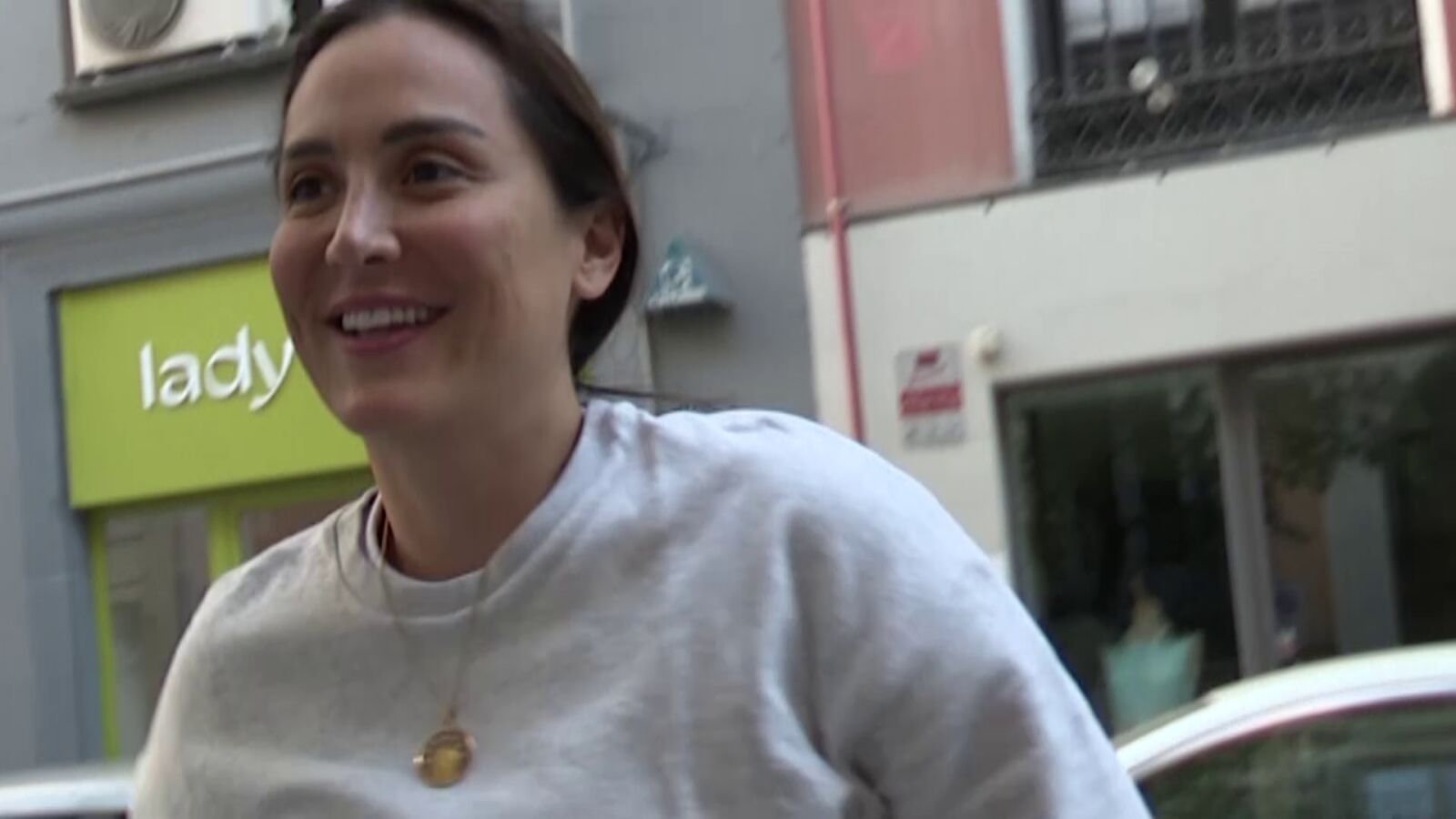 Tamara Falcó, ni una palabra sobre el debate que han generado sus fotos retocadas con Íñigo Onieva