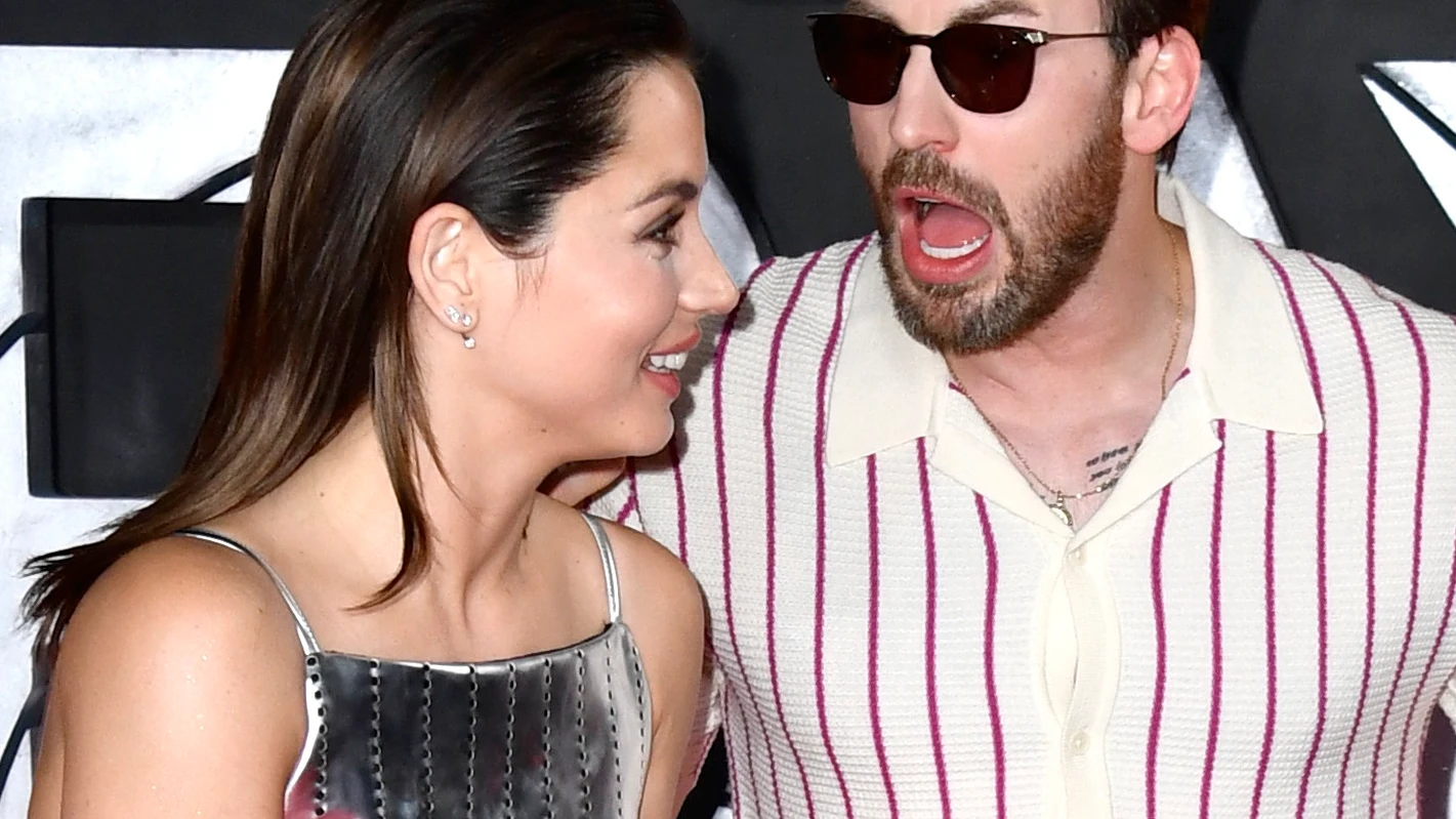 Chris Evans y Ana de Armas Chris Evans y Ana de Armas