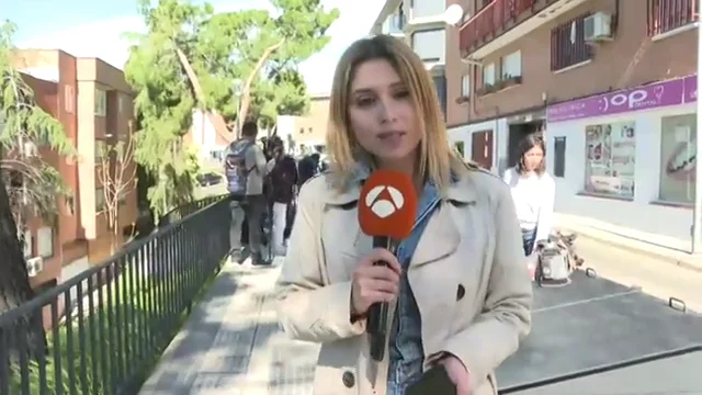 Vídeo: Agreden a un equipo de Espejo Público en el desalojo de un edificio okupado en Majadahonda Vídeo: Agreden a un equipo de Espejo Público en el desalojo de un edificio okupado en Majadahonda