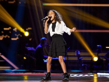 Sara conquista el plat&oacute; de las Audiciones a ciegas con un tema de Tina Turner