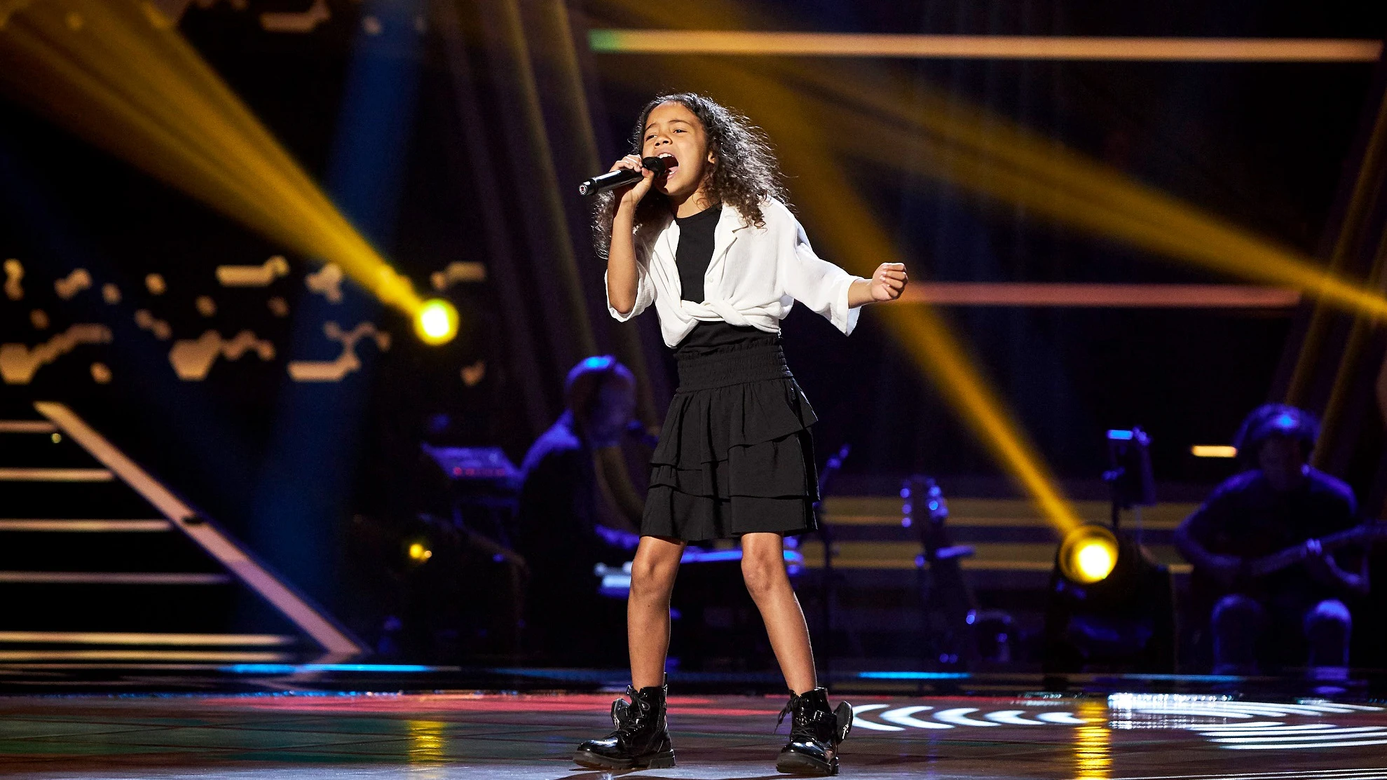 Sara conquista el plat&oacute; de las Audiciones a ciegas con un tema de Tina Turner