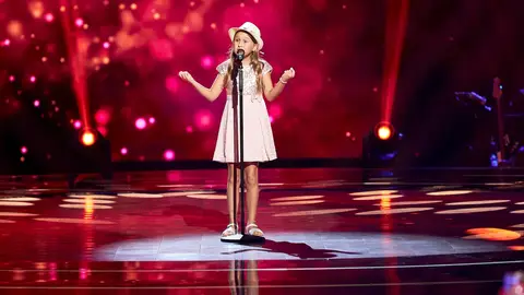 Dulce maravilla con un pleno al ritmo de ‘Qué bonito’ en las Audiciones a ciegas de ‘La Voz Kids’ Dulce maravilla con un pleno al ritmo de ‘Qué bonito’ en las Audiciones a ciegas de ‘La Voz Kids’
