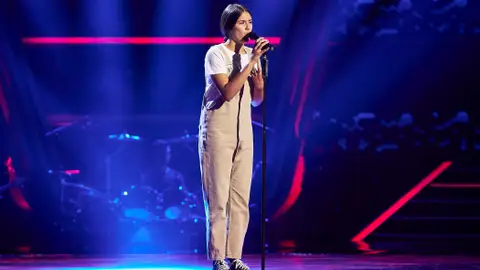 Manuela sorprende con su timbre de voz cantando “I Will always you” en las Audiciones a ciegas Manuela sorprende con su timbre de voz cantando “I Will always you” en las Audiciones a ciegas