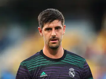 Courtois calienta antes del Cádiz - Real Madrid de la Liga Courtois calienta antes del Cádiz - Real Madrid de la Liga