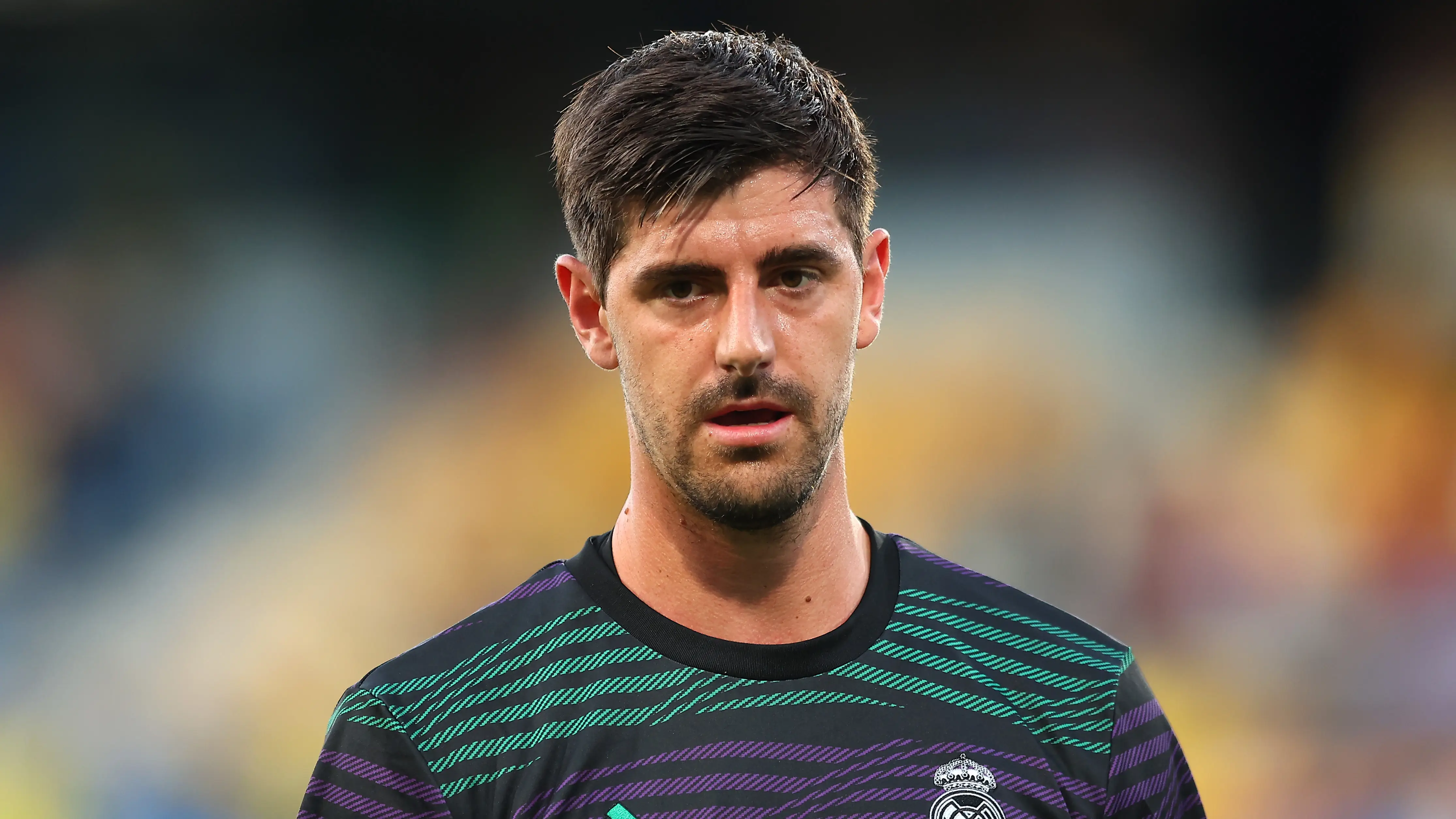 Courtois calienta antes del Cádiz - Real Madrid de la Liga Courtois calienta antes del Cádiz - Real Madrid de la Liga