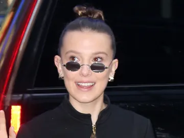 Millie Bobby Brown saluda a sus fans Millie Bobby Brown saluda a sus fans