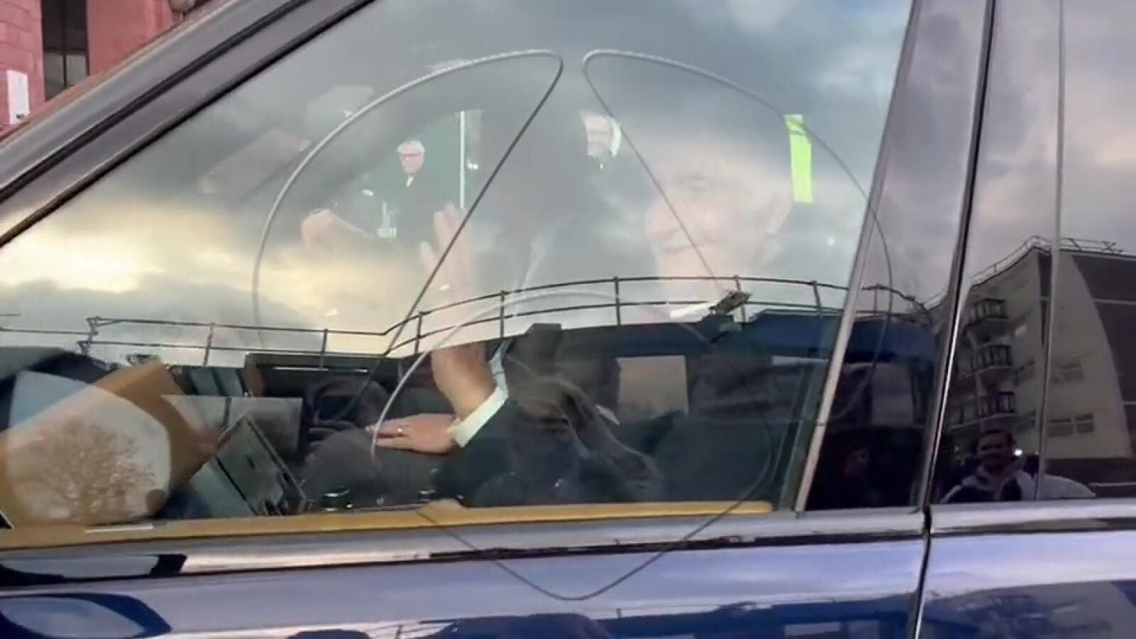El rey emérito Juan Carlos I acude al estadio Stamford Bridge para ver el partido entre el Chelsea y Real Madrid