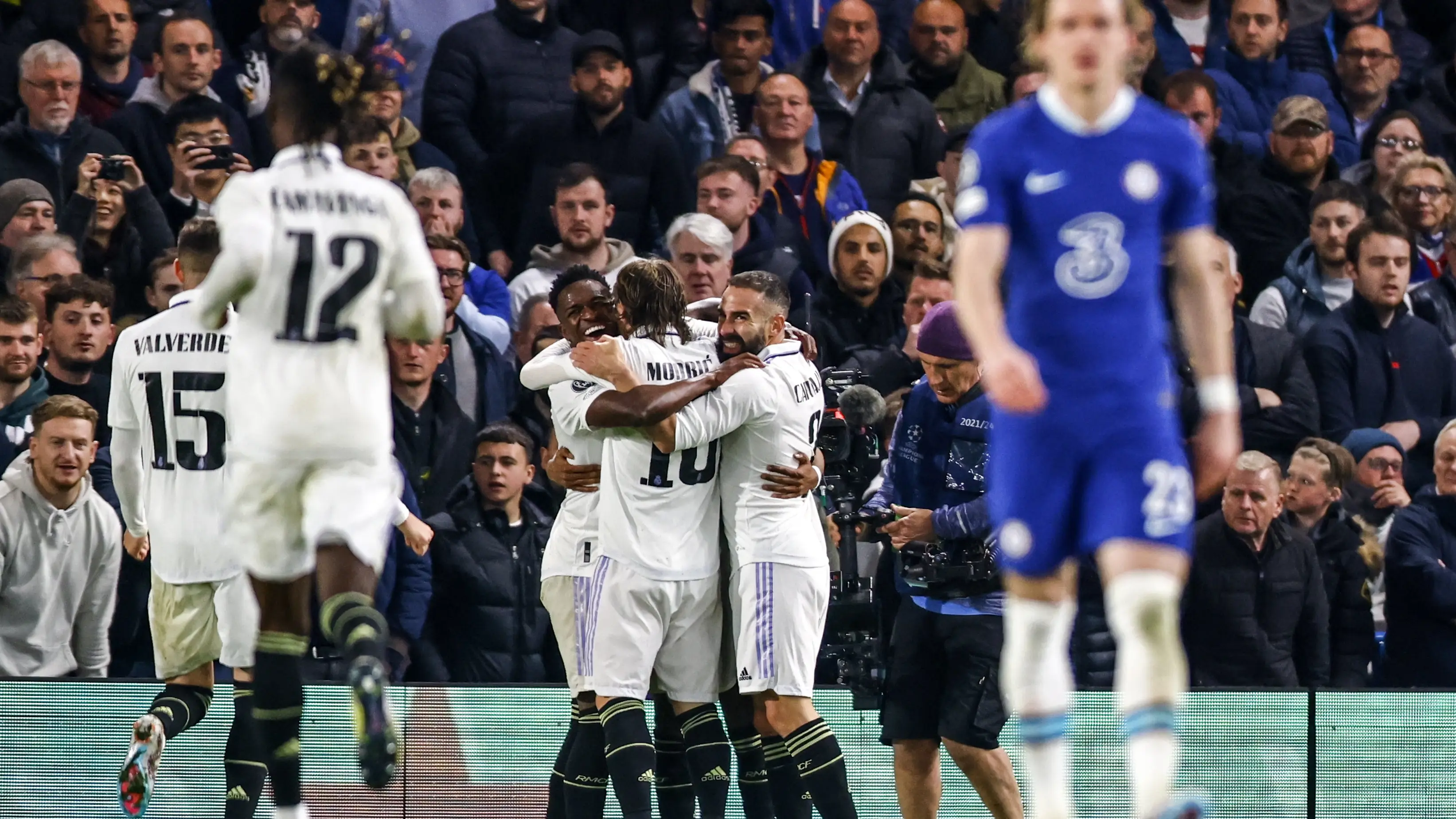 Los jugadores del Real Madrid celebran un gol en Stamford Bridge ante el Chelsea Los jugadores del Real Madrid celebran un gol en Stamford Bridge ante el Chelsea