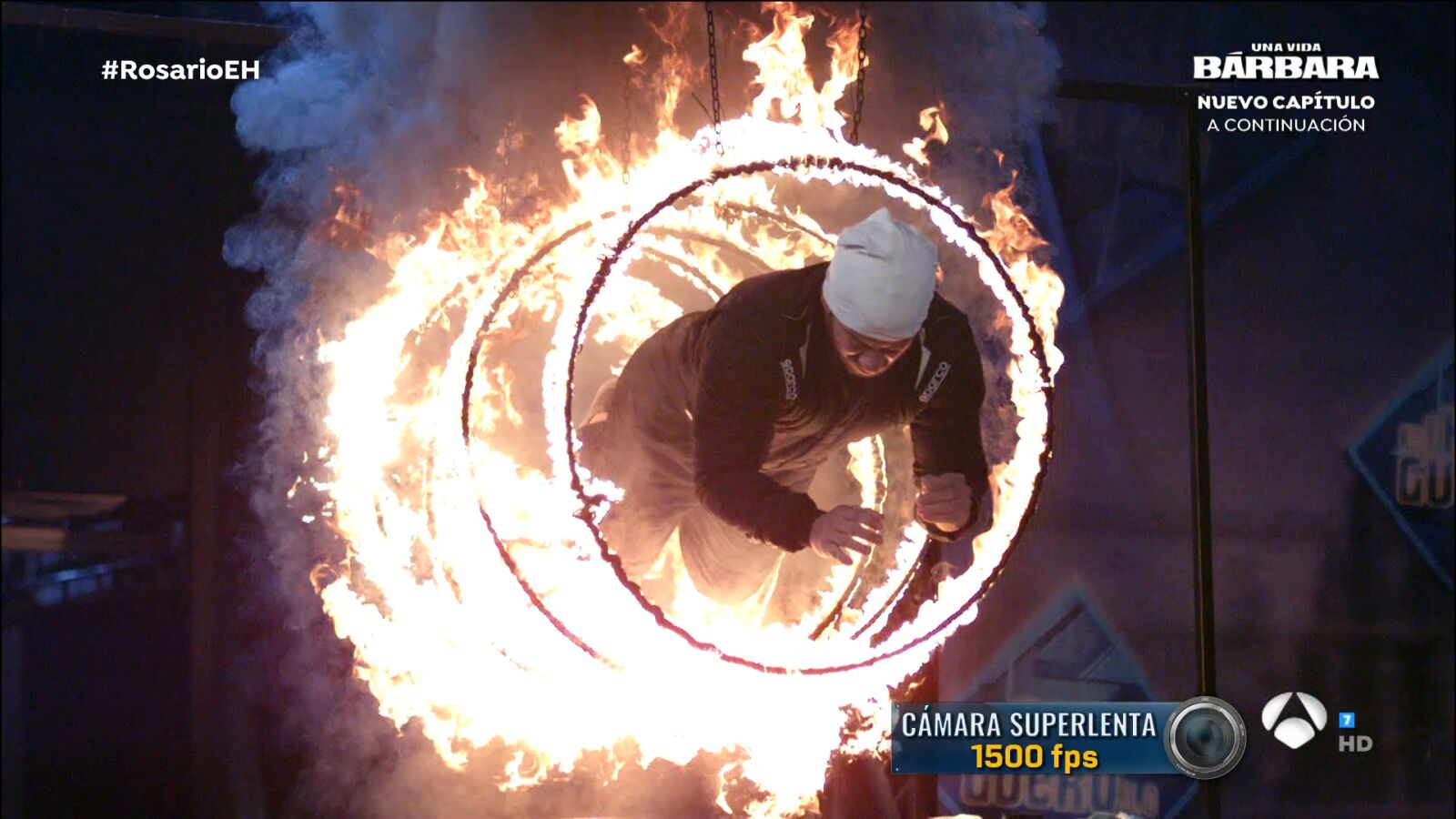 ¡Pura adrenalina! Marron trae a nuestros especialistas de cine para atravesar cinco aros de fuego encima de un coche