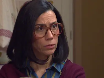 Manolita intenta abrirle los ojos a Ciriaco mientras Marcelino apoya su relación con Maribel Manolita intenta abrirle los ojos a Ciriaco mientras Marcelino apoya su relación con Maribel