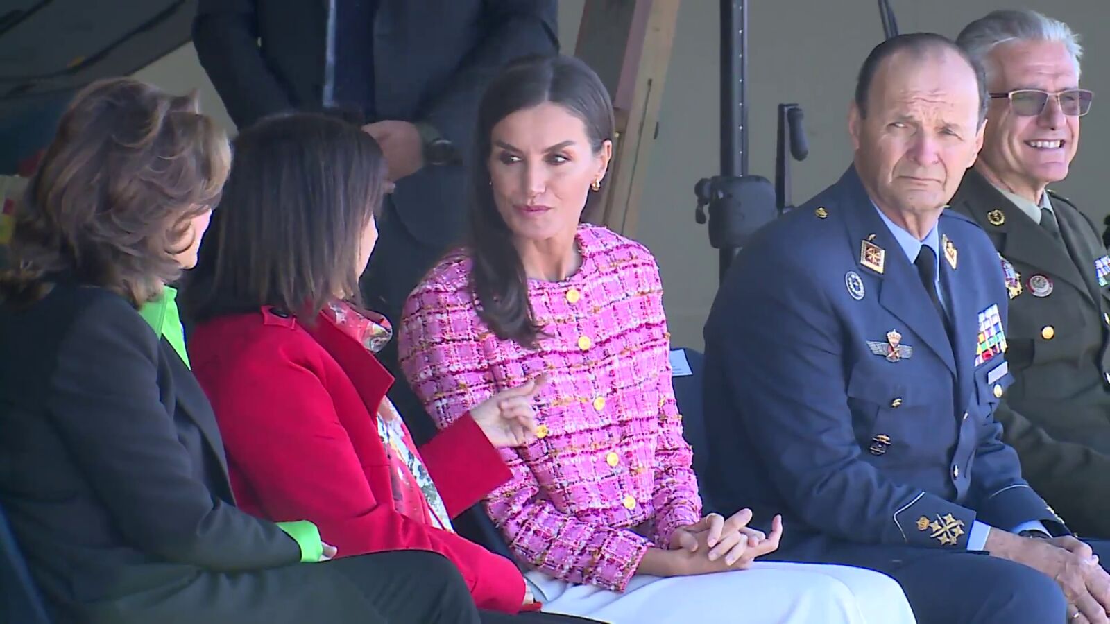 La reina Letizia conmemora en Cuatro Vientos el centenario del primer vuelo sanitario militar español