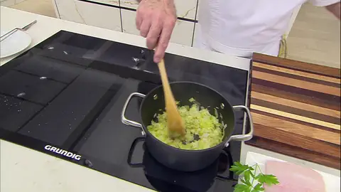 Vierte el vino y dale un hervor Vierte el vino y dale un hervor