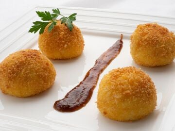Croquetas cremosas de queso de cabra con mermelada de higos, de Karlos Arguiñano