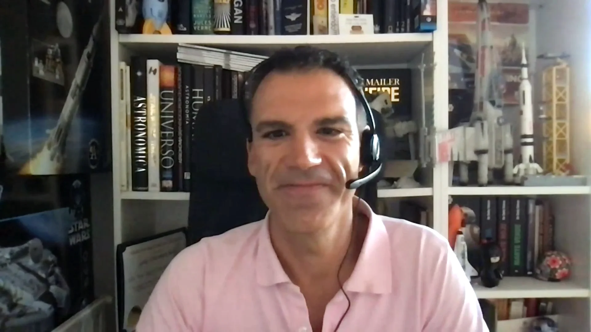 El astrof&iacute;sico Jorge Pl&aacute;